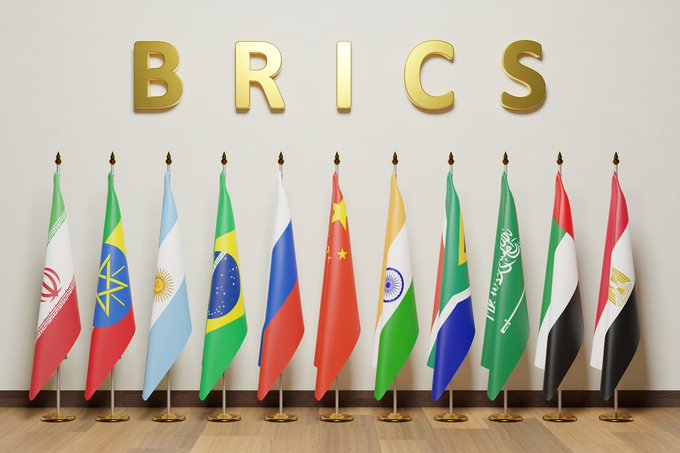 DudekPL4's tweet photo. Iran wezwał do stworzenia wspólnej waluty w ramach 10 krajów członkowskich BRICS i położenia kresu dolarowi amerykańskiemu. https://t.co/As8gX371Bm