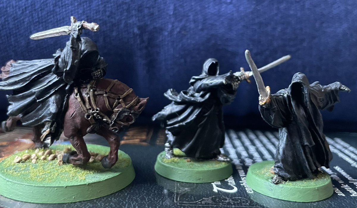 Cob_Wargaming's tweet photo. I hardly painted a thing in 2023, so to ease my self back in to painting in 2024 I started with something easy! Re-paint some very chipped #Ringwraiths
#warhamercommunity #Mesbg #Lotr #Minipainting #BlackRiders https://t.co/hTgozPBuso