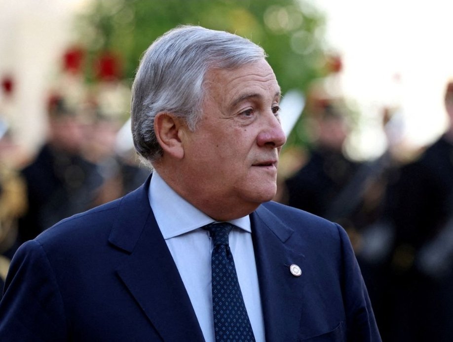 Le ministre italien des Affaires étrangères appelle à la formation d'une armée européenne

L'#UnionEuropéenne doit former ses propres forces armées qui pourraient jouer un rôle dans le maintien de la paix et la prévention des conflits, selon Antonio Tajani.
#EuropeanArmy