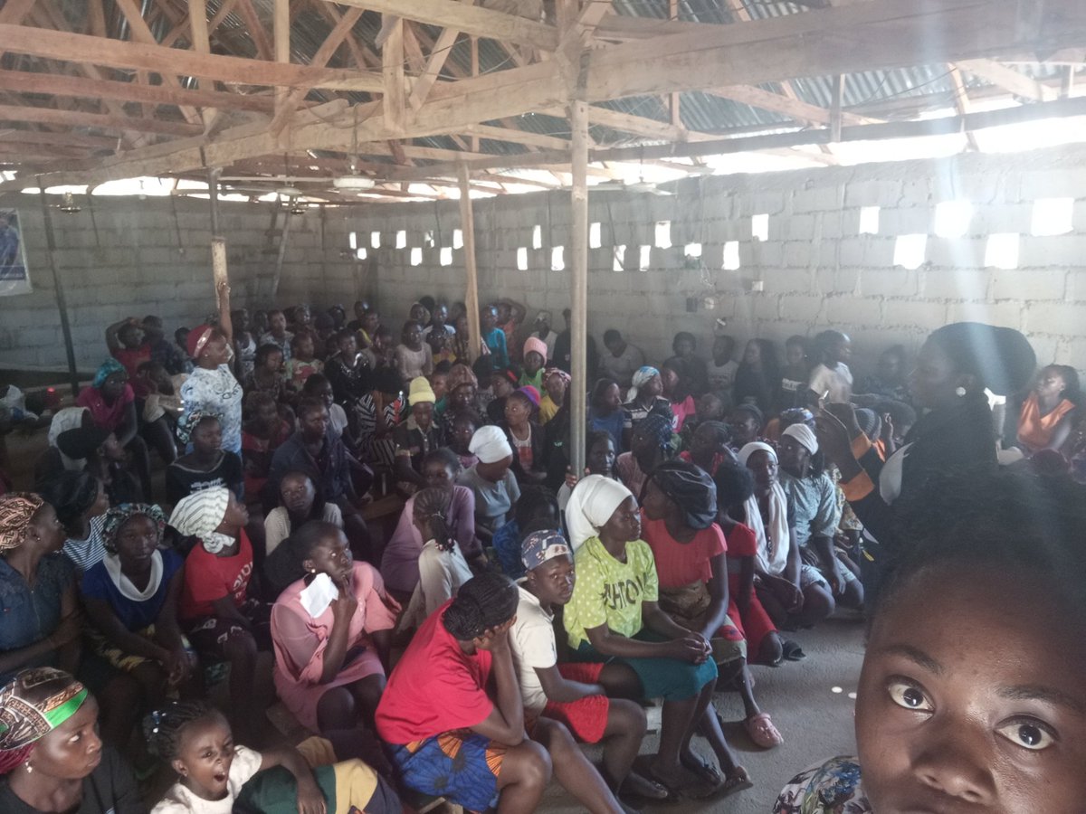 FaraaGaji's tweet photo. My name is Fara'a Nana Gaji.

I started a mentoring hub for girls in my community in Southern Kaduna and i am in need of:
1.Sanitary towels
2. Full or half scholarship for teen moms who have been forcefully married.

#1000 can go a long way. https://t.co/icyfFuH8dd