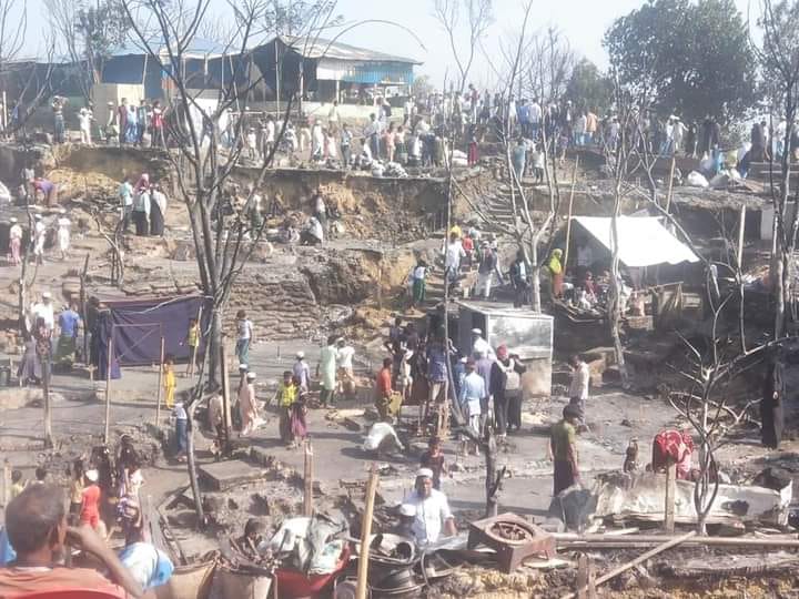 Abdulaha786's tweet photo. Rohingya refugees camp news
#Date 07/01/2024

#Camp 05, Block A and B Completely burnt 

#Estimated completely burn nearly by 2010 thousands ten shelters on today.
#fire #rohingyarefugees 
#burnt
#refugess https://t.co/LyjuyOnOq0