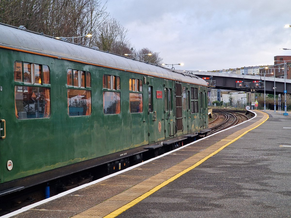 fincra's tweet image. Just a few shots from yesterday's jolly onboard with @HastingsDiesels for their "Surrey Hills Suprise", from Hastings to Guildford via Hayes (Kent) and London Blackfriars. 

@Coast_Conductor was looking after 1st Class.

#class201 #Thumper #railtour