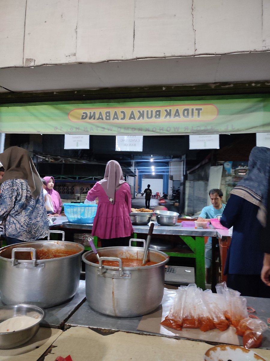 genxq's tweet photo. Beli Mak Yeye tanpa Ikan P nya, tau ga rasanya langsung badmood 🤣🤣🤣 https://t.co/D3x2VYuUDe