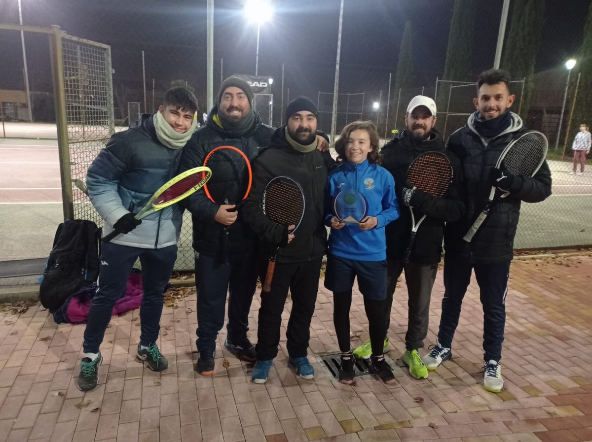 TORNEO | Que gran manera de empezar este 2024! 🎉

Celia Pérez, campeona alevín en Avantage y Torneo nochevieja en <a href="/ciudadraqueta/">Ciudad de la Raqueta</a> 🏆
Hugo del Puerto, Daniel Espada y Jaime Paniagua, finalistas en <a href="/soyavantage/">avantagetenispadel</a> 💪🏼💪🏼

Gran torneo chicxs!!
Seguimos! 🎾🎾
.
.
.
#CTAlborada #Leganes
