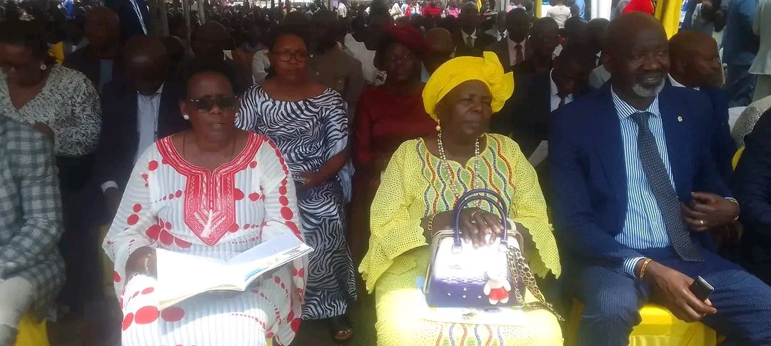 BoonaFm's tweet photo. Former Rubabo county legislator (NRM flag bearer) Hon.Mary Paula Kebirungi Turyahikayo is also present at Rushoroza Cathedral Centenary celebrations in Kabale Municipality.
#TheLeadingRadioStation
#boonaupdate
📸Nicholas A https://t.co/wDyVubtH8a