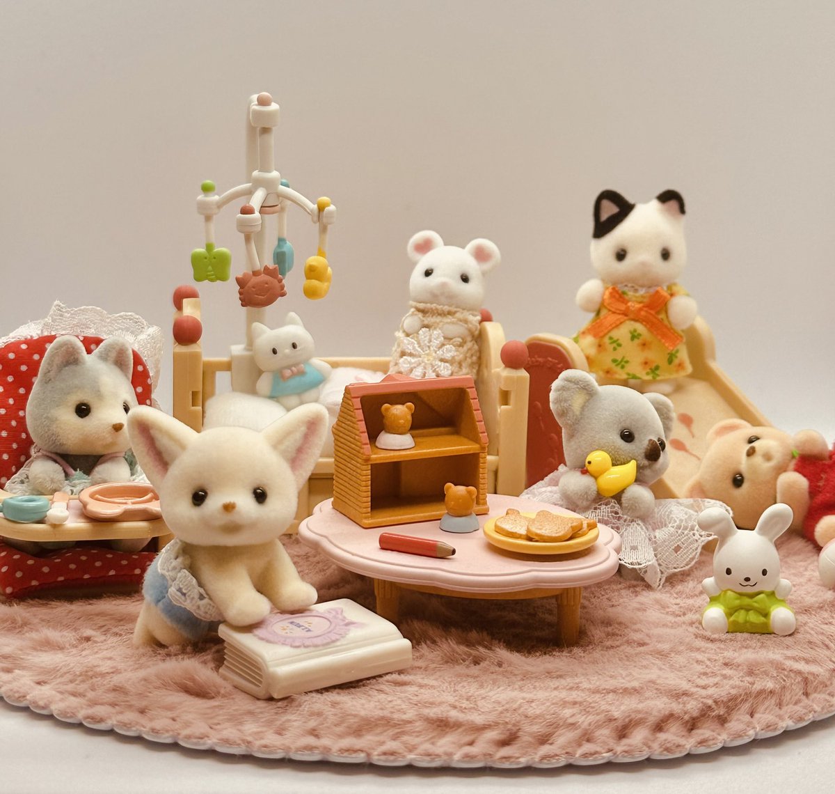 325_micco's tweet photo. ブルース君を相棒にシルバニアの全ファミリー推してます！

全ての動物はかわいい…💕🐾
去年はスタートダッシュ(という名の散財💸)し過ぎたので今年はのんびりマイペースに活動するのが目標！

皆さんの写真にいつも癒されてます✨
見る専だけど ぬいぐるみやドールも好き☺️
いいね♡連打失礼します🙏 https://t.co/TobwaERXwH