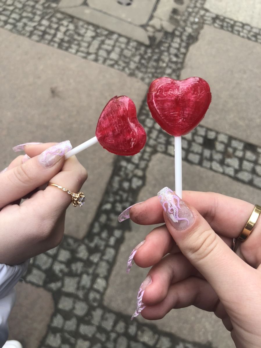 pink2core's tweet photo. heart lollipops ♡ ︎ https://t.co/glfs4DR4Pr