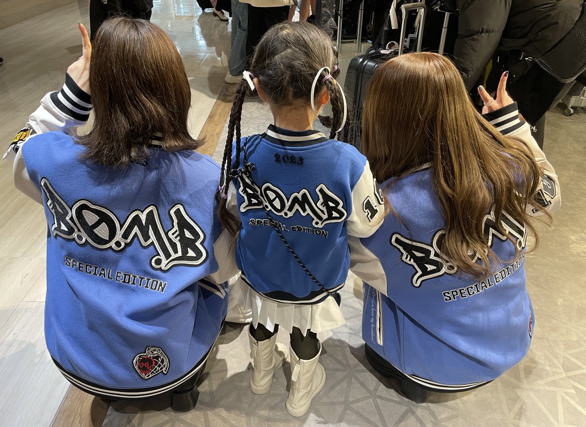 maururan's tweet photo. 2024/01/07
REBOOT POPUP STORE 💎

今日はポップアップに行ってきました🩵
今日もトゥメの皆さんにたくさん可愛がって頂いて終始ルンルン🎶でした😂

ありがとうございました🥹✨

#TREASURE_REBOOT #TREASURE
#JEONGWOO #박정우 https://t.co/rW0ETWHaLh