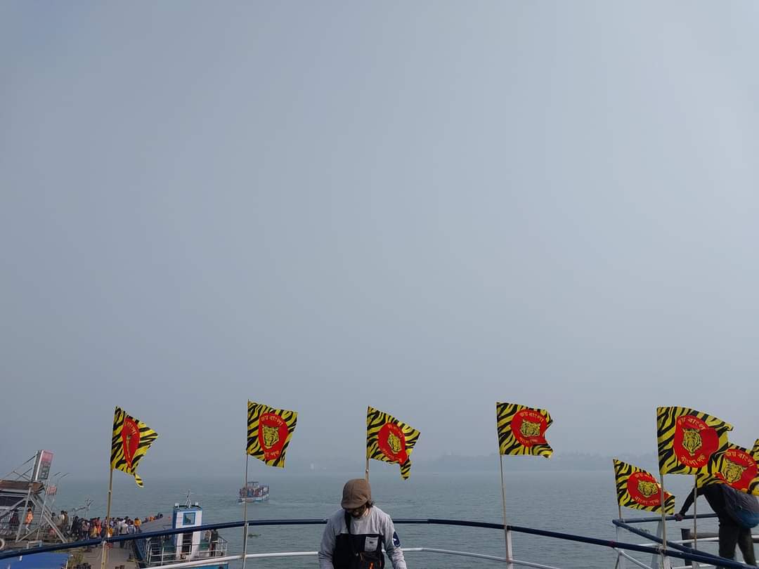 GargaC's tweet photo. Today @BanglaPokkho, National organization of Bengalis in India, turned 6. These are 6 years of Bengali Resistance &amp; you ain't seen nothing yet. Today Bengali Nationalist activists are celebrating across Bengal. Glimpses from one such celebration on Hooghly river.
Joy Bangla https://t.co/bojmGamzG0