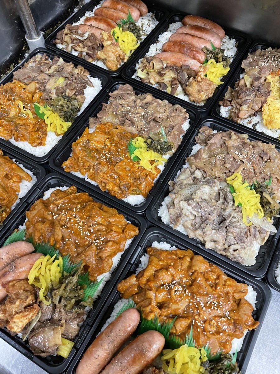 divemamuru's tweet photo. 深夜の突発半額祭り(((o(*ﾟ▽ﾟ*)o)))
今日の夜２2時から深夜3時まで
1キロ弁当限定全品半額(((o(*ﾟ▽ﾟ*)o)))

条件
亀戸本店にて
何個でも購入可能
このツイートをリツイート
スタッフにこの画像を見せて下さい
大人買い最高(((o(*ﾟ▽ﾟ*)o)))
キッチンDIVE来てね(((o(*ﾟ▽ﾟ*)o)) https://t.co/4dO7fTnJYK