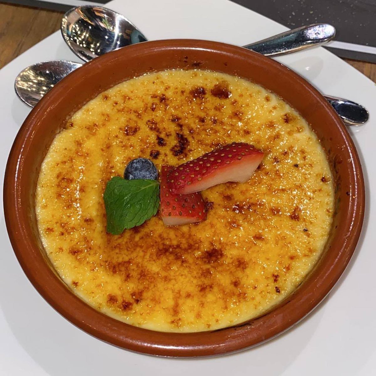 OhFoodylicious's tweet photo. 📍Wine Connection Bistro

This restaurant &amp; integrated wine shop, set in a sophisticated yet casual décor, which can fill up to 103 guests both indoor &amp; al fresco! Serving a classic western menu &amp; exclusive selection of over 150 wines imported directly from vineyards worldwide. https://t.co/xZRqywf9as