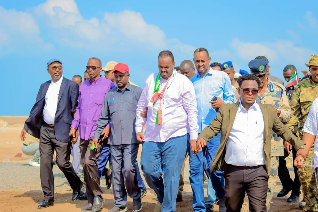 Samraawi01's tweet photo. A peaceful protest was held in the city of Saylac in support of the understanding between Somaliland and Ethiopia https://t.co/sndK8RXAia