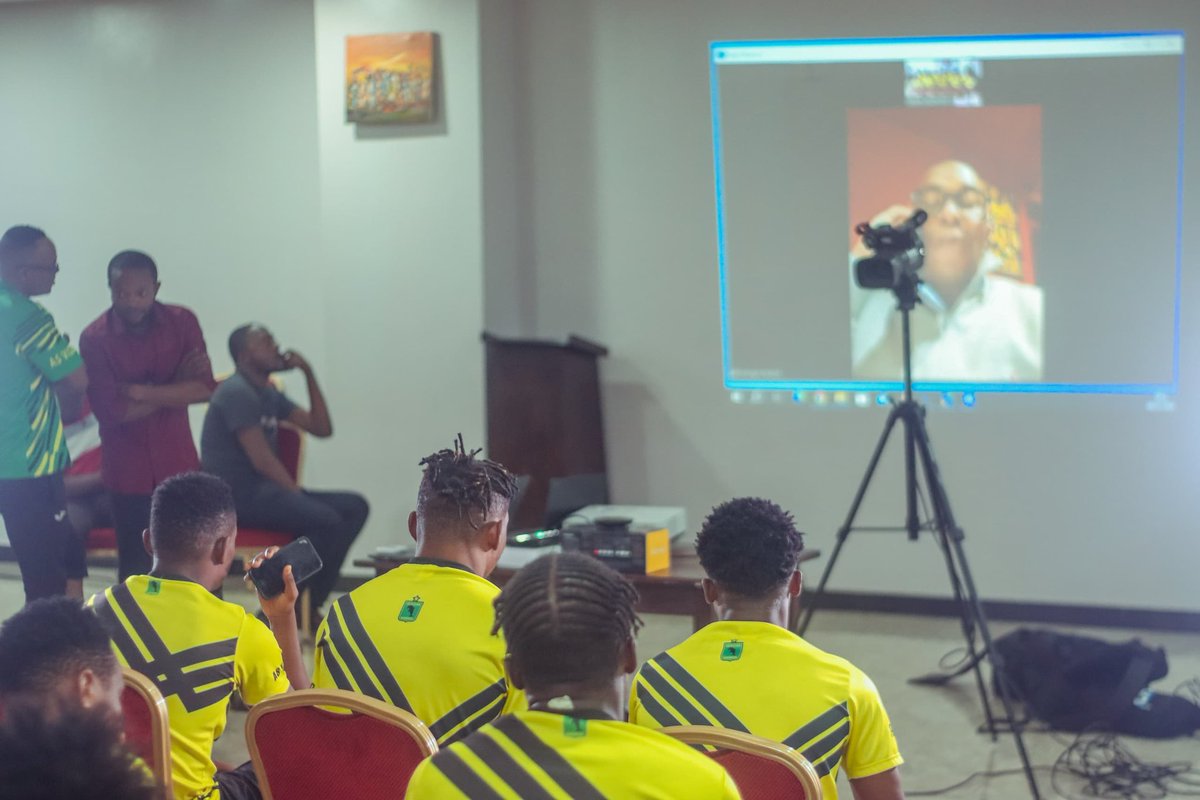 veaofficiel's tweet image. 📣 Beaucoup d&apos;annonces importantes ont filtré de cet appel dont l&apos;officialisation sera faite la semaine qui commence. Tous les dossiers clés du club y seront sans doute éclairés. 

#AmadouDiaby #Athlètes #StaffTechnique #ASVitaClub
#𝚅𝙴𝙰𝚗𝚊𝙼𝙾𝚃𝙴𝙼𝙰 🫶🏾🟢🟡⚫