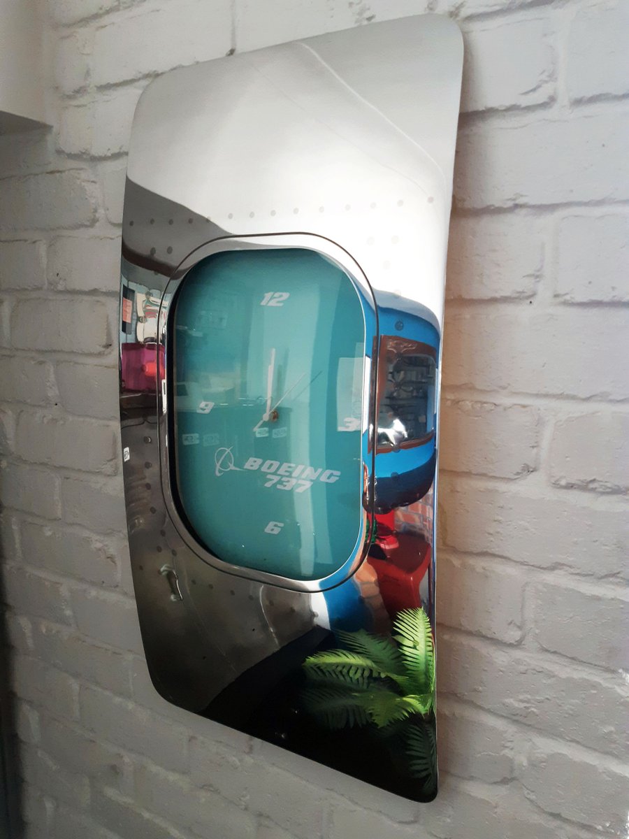 AeriumUK's tweet photo. Currently available - mirror polished #aircraft fuselage window panels, of all shapes & sizes, now #aviation wall clocks! Salvaged from a @FijiAirways
#Boeing737. Buy here: https://t.co/PLupzcEIIJ #UKMakers #indieweekend #MHHSBD #UKGiftAM #shopindie #boeing #avgeek #upcycled https://t.co/x9CtU5xzF5