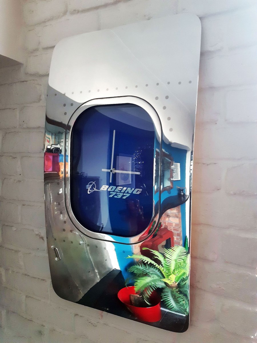 AeriumUK's tweet photo. Currently available - mirror polished #aircraft fuselage window panels, of all shapes & sizes, now #aviation wall clocks! Salvaged from a @FijiAirways
#Boeing737. Buy here: https://t.co/PLupzcEIIJ #UKMakers #indieweekend #MHHSBD #UKGiftAM #shopindie #boeing #avgeek #upcycled https://t.co/x9CtU5xzF5