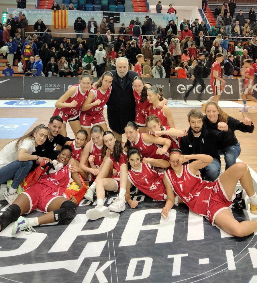 #KDTINF2024 
Ser campeonas de España no es nada fácil. Éxito de jugadoras, técnicos, colegios, clubes y familias. En definitiva, éxito de todo el baloncesto de Castilla y León ¡Enhorabuena, el oro es vuestro! 🏆🥇💪👏

#ElSueñoSeHizoRealidad