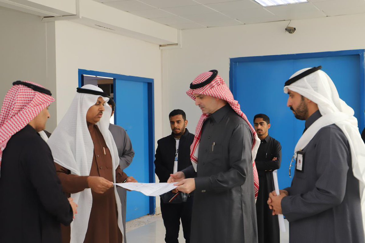رئيس #جامعة_الجوف يتفقد مباني الجامعة في مدينة سكاكا وتجهيزاتها؛ وذلك استعدادًا لاستقبال طلاب الدراسات العليا في الفصل الدراسي الثاني من العام الجامعي 1445هـ.