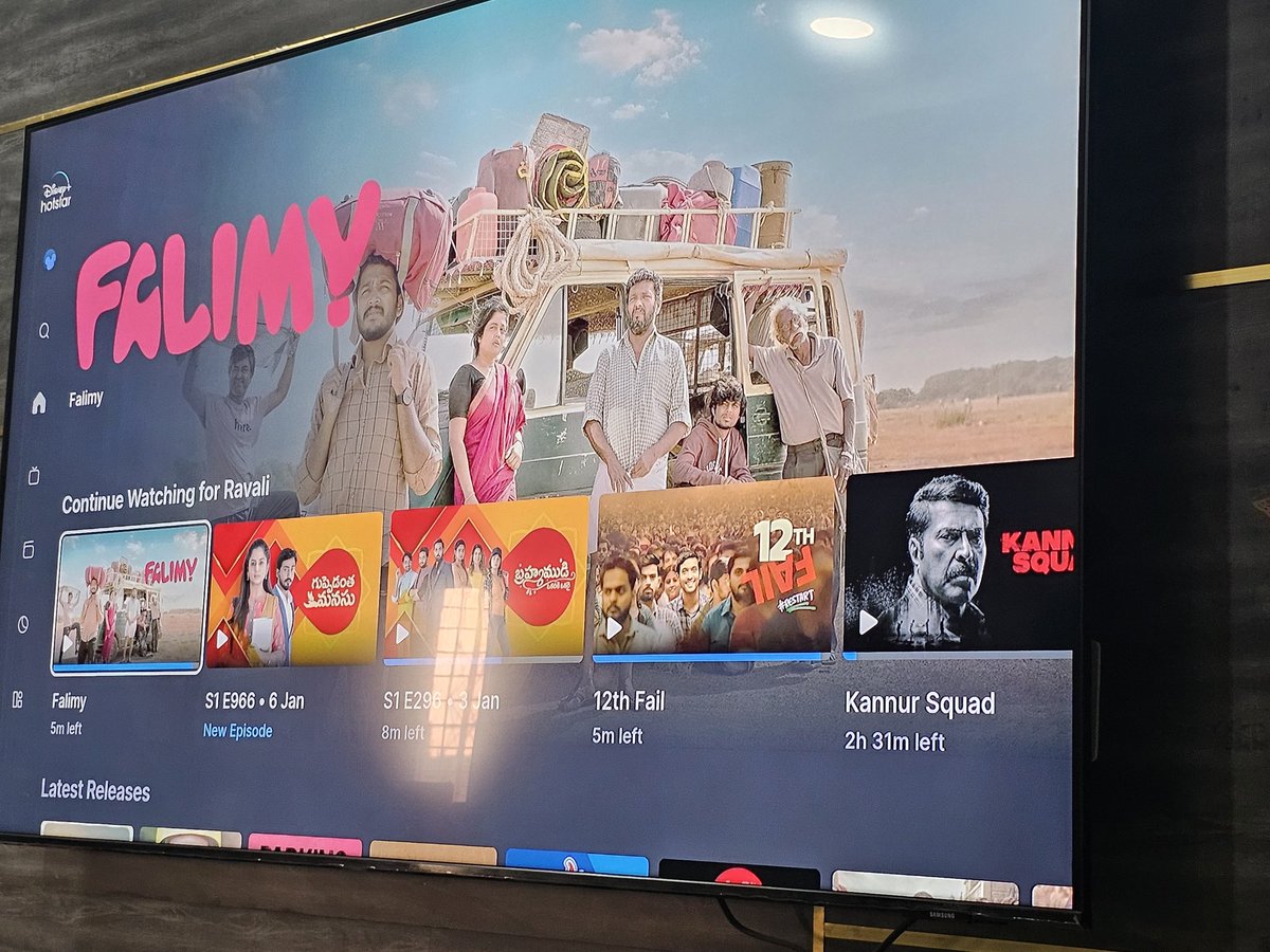 #falimy !! One hell of a laughter and emotional movie..just brilliant!! Clean..family movie !! No abusive language or content or anything!!! #FamilyEntertainment @basiljoseph25 😍😍 & the entitw crew 👏👏👏👏