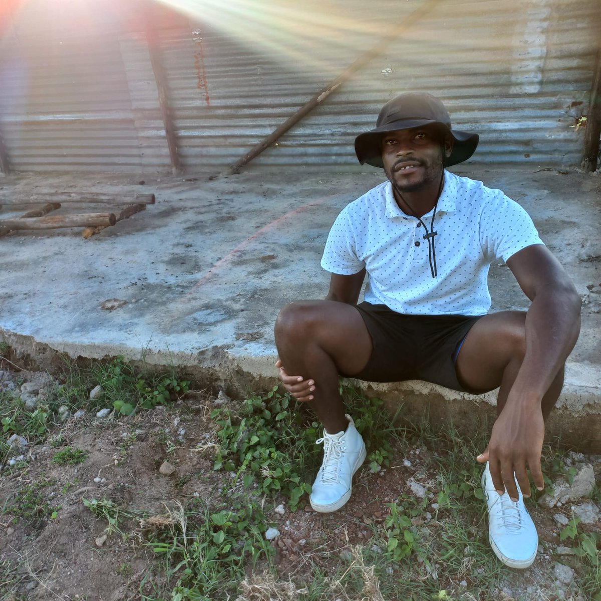 Ntongende_Sihlangu tweet media