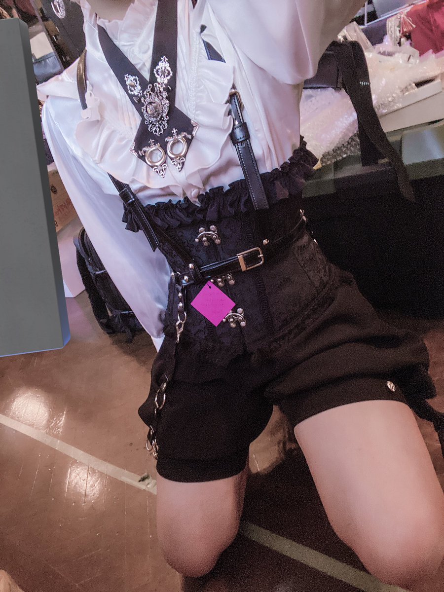 tay1or_cos's tweet photo. ロマアラの戦利品で最強になったオタク(タグつけっぱなし) https://t.co/slaz7abmHb