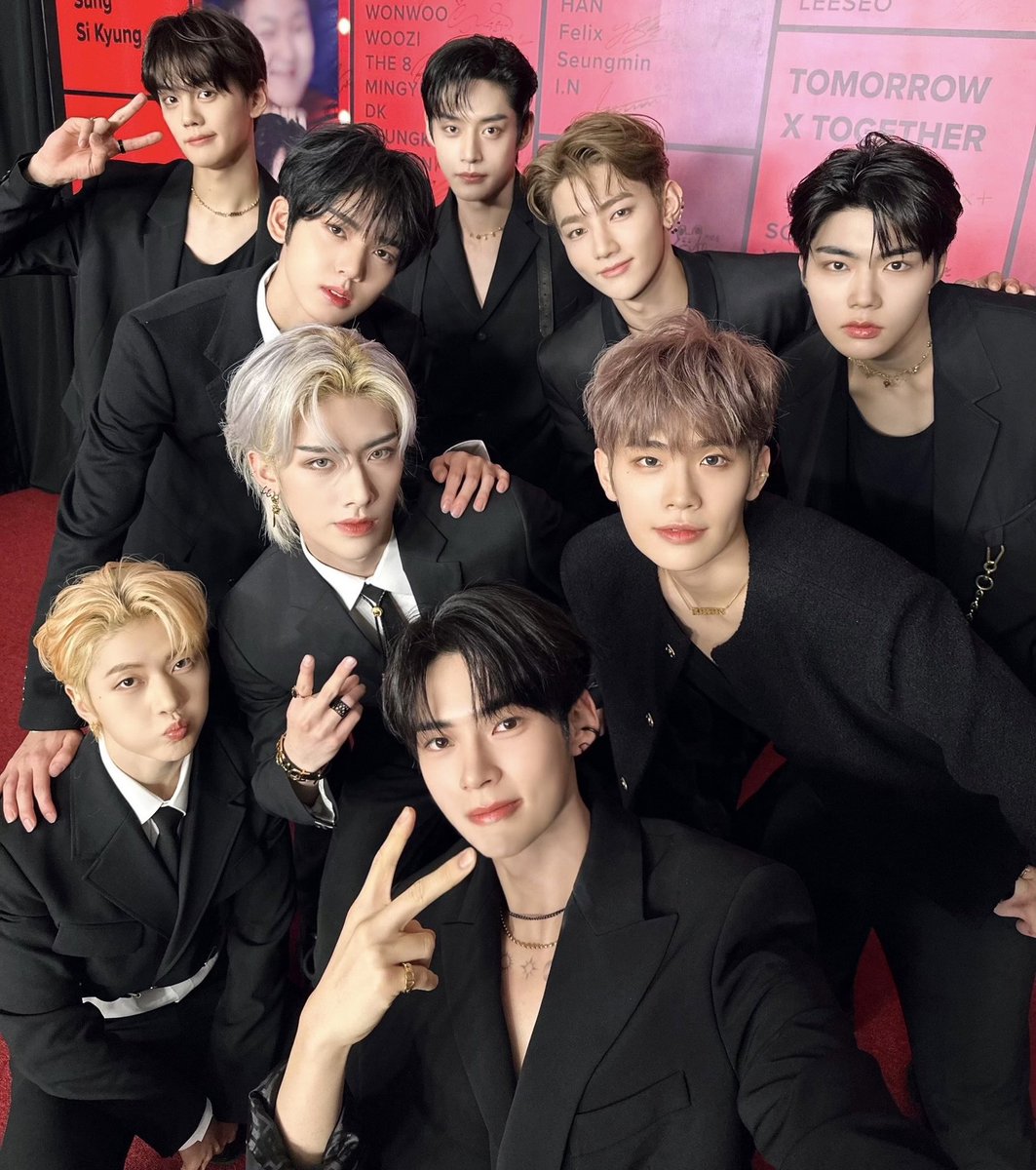 Sirmjakeu's tweet photo. The love is coming from each member too, at the red carpet of Golden Disc Awards in Jakarta. Last night marks a surreal moment in our journey since it’s the first time being part of the awards show. https://t.co/kGt38Umx9O