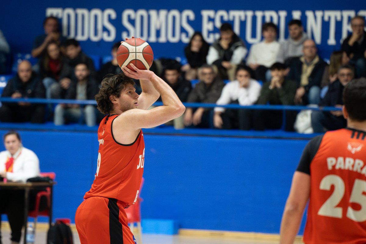 Celebrating new year with the win 🏀
📸 <a href="/OscarRibasT/">Oscar Ribas Torres</a> 
<a href="/cjuventudalcala/">Club Juventud Alcalá</a>