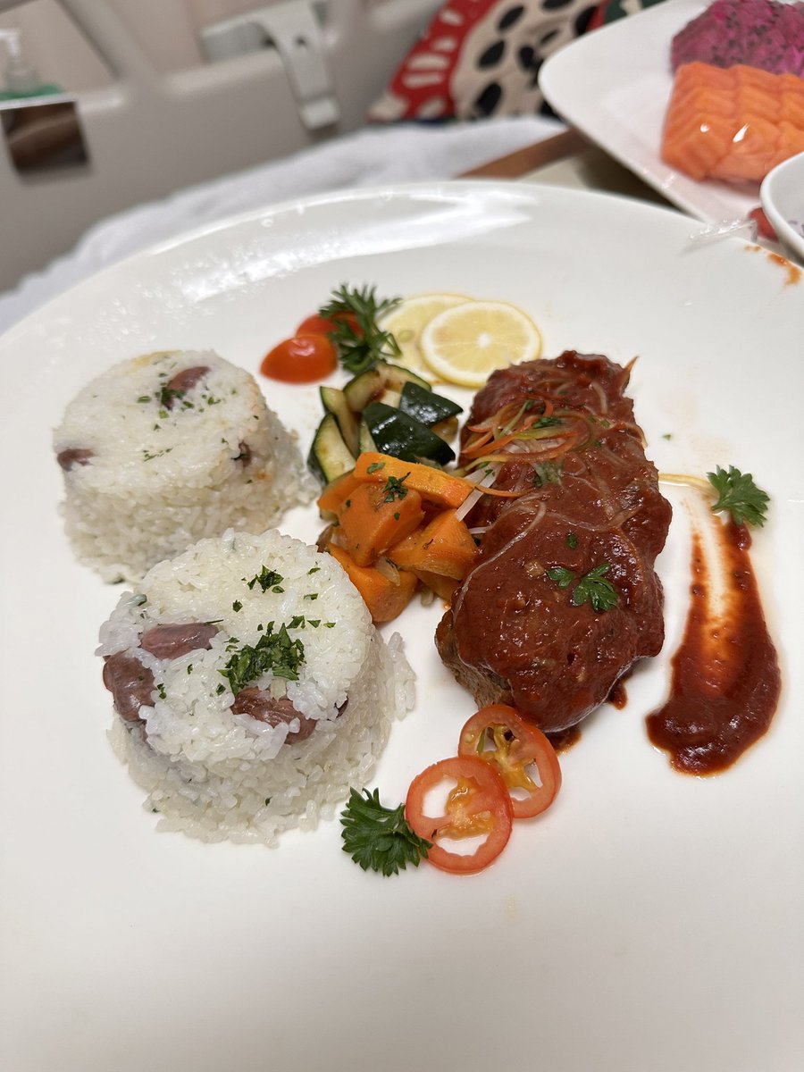 andori's tweet photo. Opname day 3. 
Menu makanan rumah sakit ku hari ini https://t.co/XoWEDS4zqt
