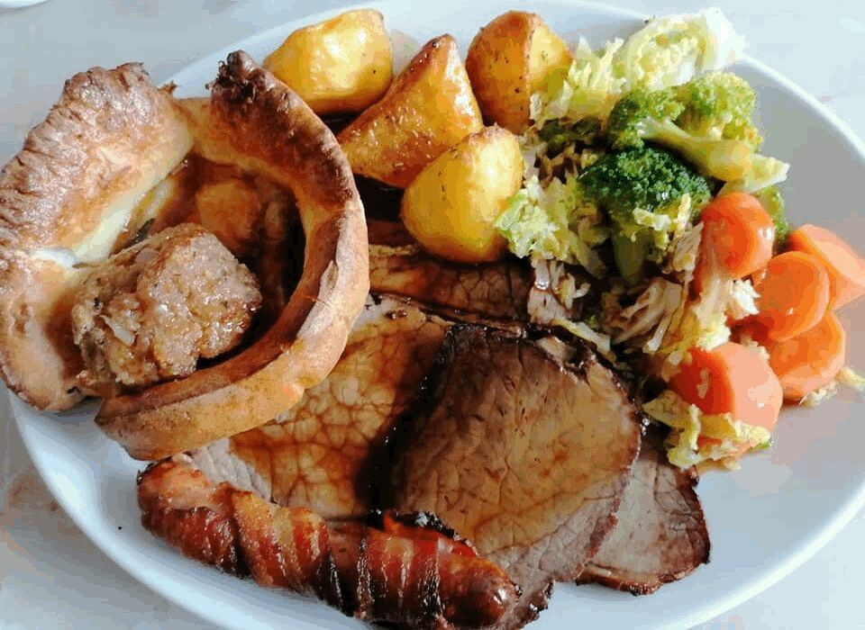TheTouristTrail's tweet photo. 🌟 Tried 𝗧𝗵𝗲 𝗥𝗲𝗱 𝗟𝗶𝗼𝗻 𝗦𝘄𝗮𝗳𝗳𝗵𝗮𝗺? Share Your Fave Dish! ☕🍴
👉 https://t.co/Qd3p17qVAO 
​
Sip, savour, and tell us your go-to pub delight! What dish steals the show for you? 🏰 #RedLionSwaffham #TrendyEats #LocalFavourites  @RedLionSwaffham https://t.co/JZRt8pPI7Z