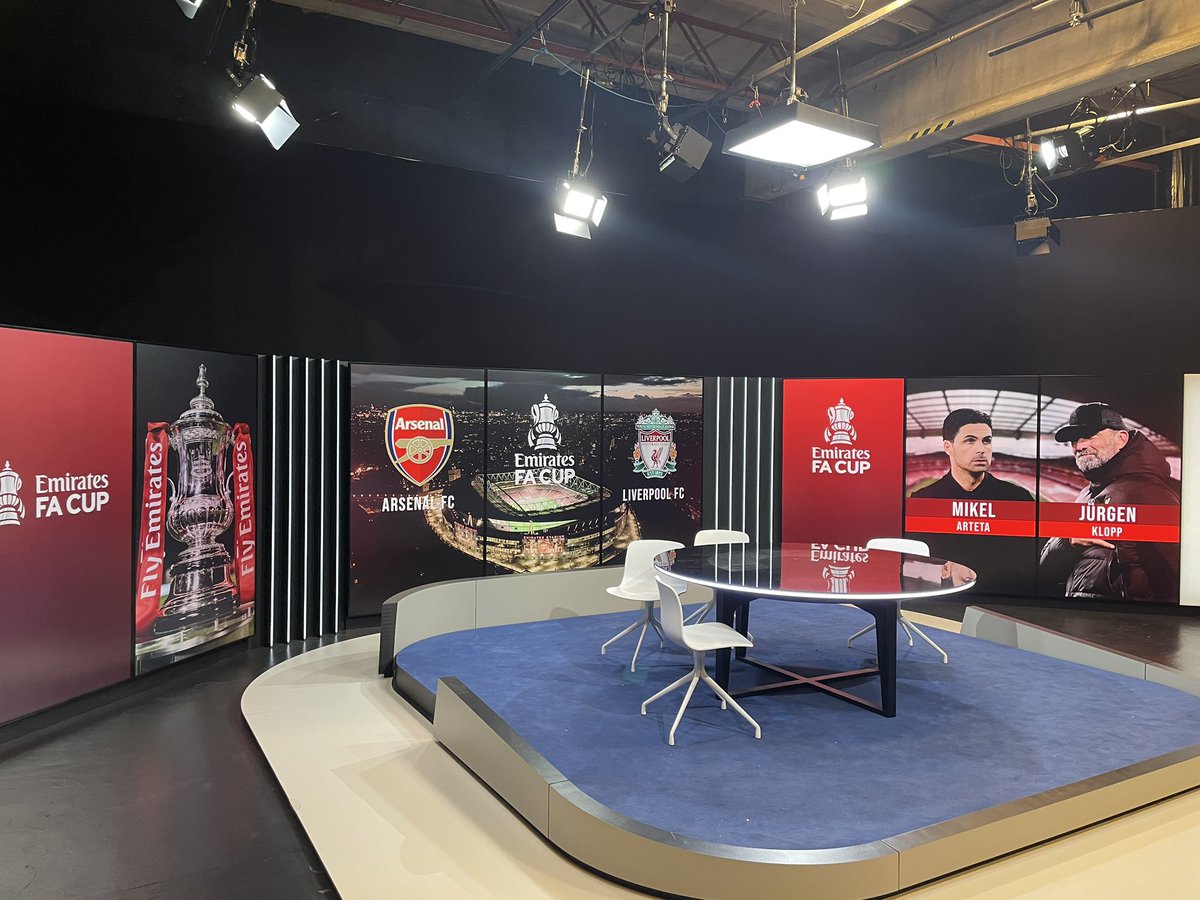 SÅ er det tid til FA Cup-clash mellem Arsenal og Liverpool på 6’eren og @dplus_sportDK. 
LandsholdsLars og Gravesen i studiet. @Fonoudi6eren kommer forbi og fortæller om en mindeværdig finale i ‘01. @PiilEurosport og @Bischoff6eren er på Emirates. Optakt fra 16.00 - se da med!