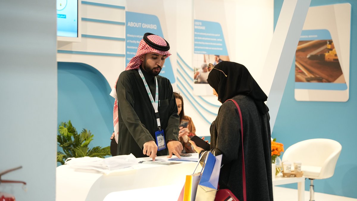Rals2030's tweet photo. لحظات مميزة من الموسم الخامس لـ
#ملتقى_الموارد_البشرية_والاستقدام
شركة غاسق للتشغيل والصيانة
استقبلت في جناحها زوار المعرض وقدمت لهم العديد من الخدمات المتميزة طيلة أيام الملتقى
#HRALS23
#الرياض
#السعودية
#RiyadhExpo2030 https://t.co/ZKpR6VliIf