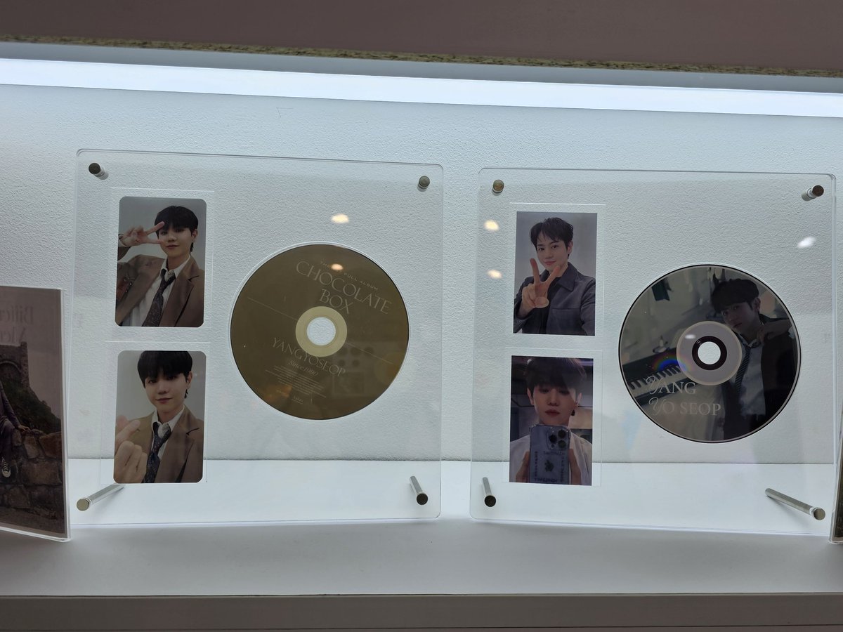 sknrfo21's tweet photo. 요카투어💛
2. 카페라래
𝚈𝙾𝚂𝙴𝙾𝙱'𝚂 𝙲𝙾𝚃𝚃𝙾𝙽 𝙲𝙰𝙽𝙳𝚈 𝚂𝙷𝙾𝙿
요섭이처럼 상큼 달콤하게 꾸며져있던곳
사진찍느라 정신없어서 옆에 라이트분 발을 밟아버린;; 죄송해요🙏 요섭이가 이뻐서 혼이 나갔어요😍
#요섭이네_코튼캔디샵_놀러와요
#하이라이트 #양요섭 #요섭 https://t.co/7QMo10o3Z5