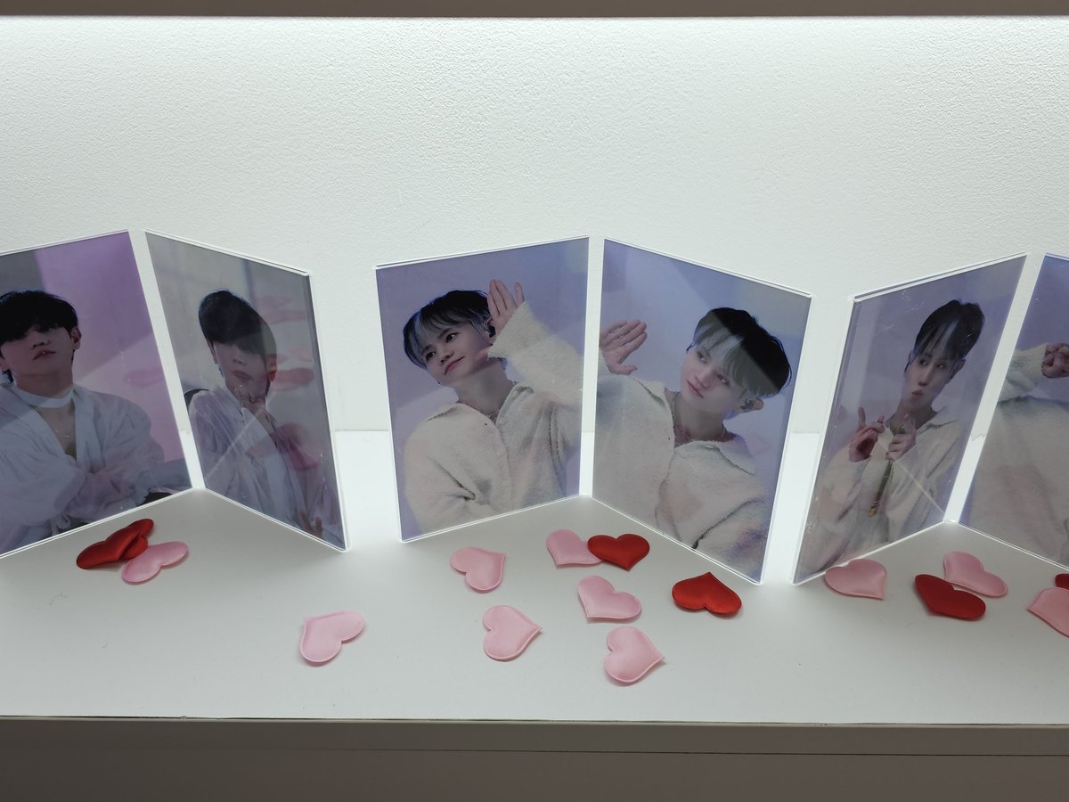 sknrfo21's tweet photo. 요카투어💛
2. 카페라래
𝚈𝙾𝚂𝙴𝙾𝙱'𝚂 𝙲𝙾𝚃𝚃𝙾𝙽 𝙲𝙰𝙽𝙳𝚈 𝚂𝙷𝙾𝙿
요섭이처럼 상큼 달콤하게 꾸며져있던곳
사진찍느라 정신없어서 옆에 라이트분 발을 밟아버린;; 죄송해요🙏 요섭이가 이뻐서 혼이 나갔어요😍
#요섭이네_코튼캔디샵_놀러와요
#하이라이트 #양요섭 #요섭 https://t.co/7QMo10o3Z5