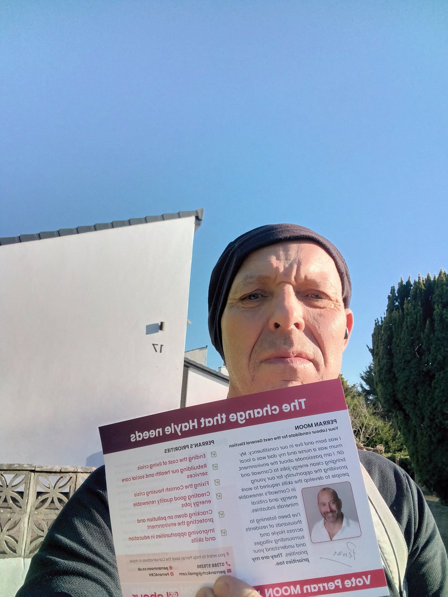 Beautiful day leafletting for <a href="/Perran4CRH/">Perran Moon MP 〓〓🌹 🇺🇦</a> 
Ditch the Cons in CRH
"The Perran Moon can't come too soon"