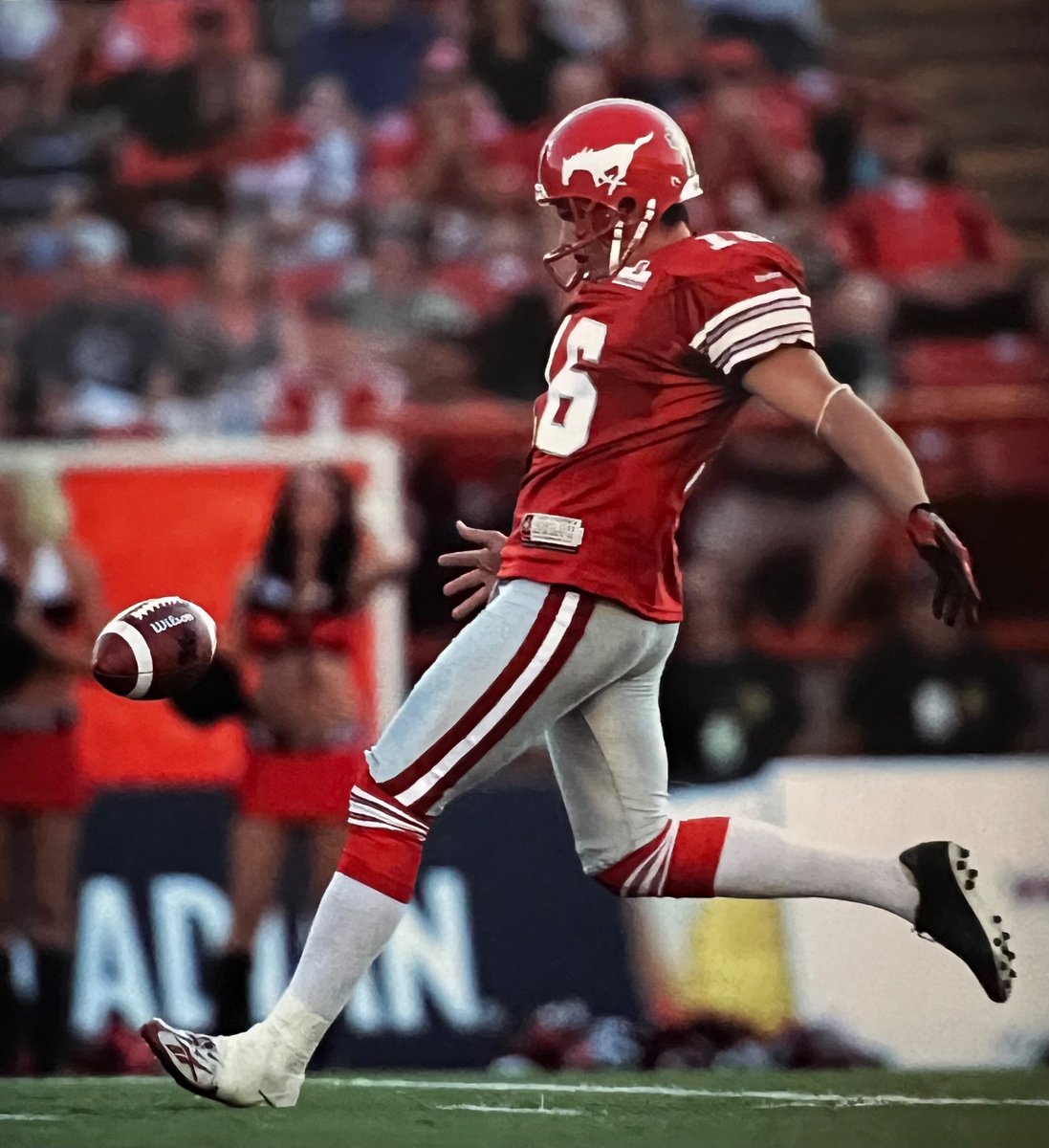 Burke Dales, Calgary punter 2005-11, died Sunday at 46. Dales, who joined Stampeders from Concordia University, was a West all-star 2006, 09-10-11, all-CFL 2010-11. He is 3rd all-time on Stamps with 45.6 average. Won 2008 Grey Cup. He played with Edmonton 2012-13, Montreal 2013.