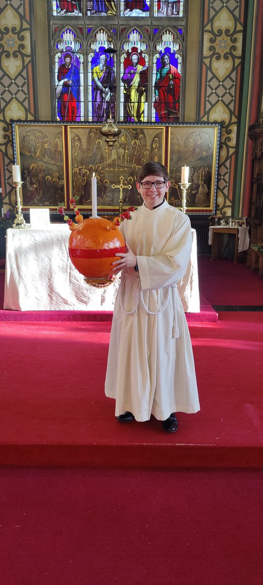 BIG CHRISTINGLE DAY! Many thanks to my excellent dad who made the Christingle this week!