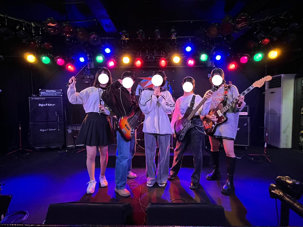 violet415__'s tweet photo. 【川高×川女2日間限定共学ライブ】
1.君と羊と青/RADWIMPS
2.Keep going/04 Limited Sazabys
3.5150/THE ORAL CIGARETTES
4.リライト/ASIAN KUNG-FU GENERATION

アンコール
VS/BLUE ENCOUNT

1年生めちゃうまかったし2年���もパワーアップしてて刺激を受けました！
トリありがとうございました！ https://t.co/X0g3LPOo5k