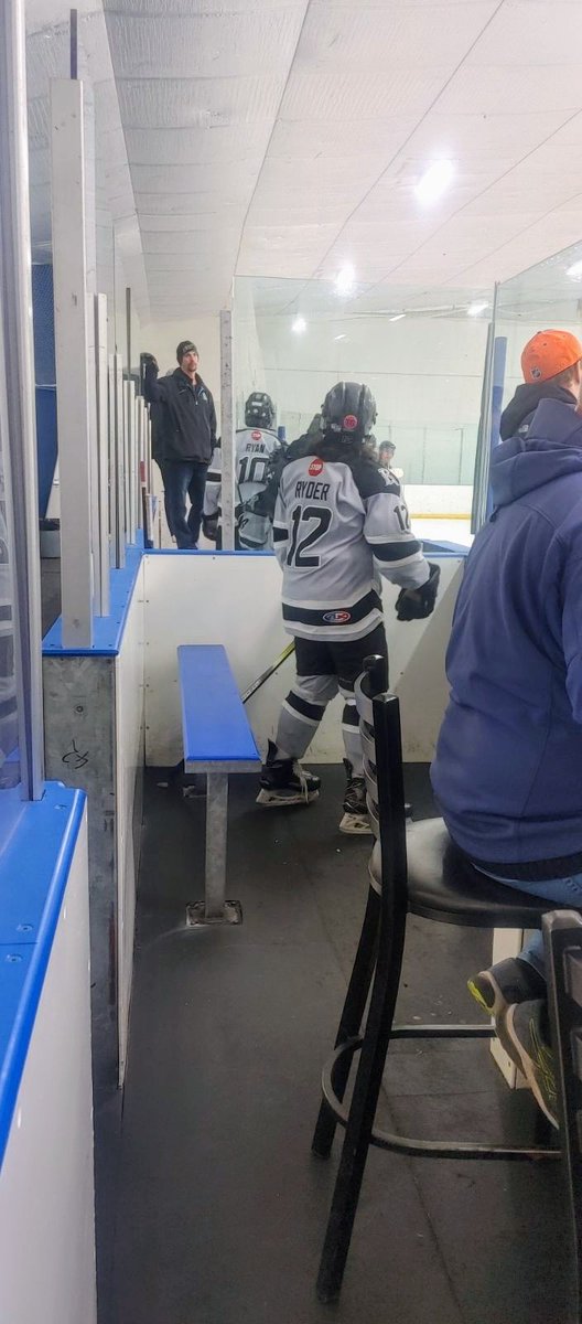Big_G_09's tweet photo. #goodmorning 🥶 #riseandgrind 👷 #BullsClub 🐂 🇨🇦 all over #Saskatchewan 🌾 today for #Renegades #hockey tournament  action 🏒 Koda (Aberdeen) Jake (Wakaw) and Jace (Colonsay) Plenty of #moments already 👍 #HockeyIsLife 🙌 #AnythingForHockey https://t.co/lshHdUEUao