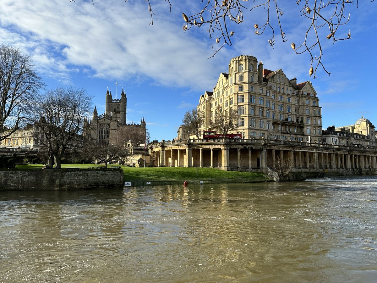 radio_sheri's tweet photo. There cannot be many backdrops in world sport let alone rugby than the iconic Rec in the Georgian City of Bath with all its splendour even more when the sun is shining https://t.co/2yJeldrl5V