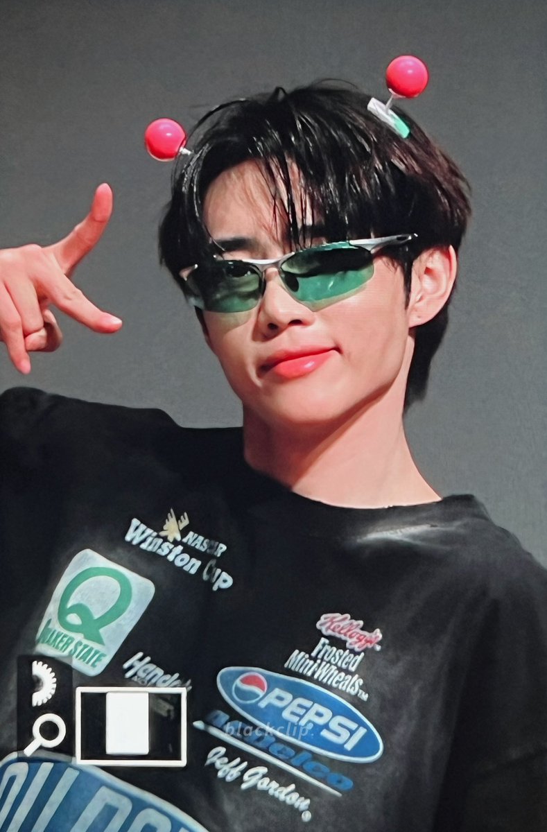 blackclip_sw's tweet photo. 240107 💚😎
#SUNWOO #선우 #THEBOYZ #더보이즈 https://t.co/goPGXqZADm
