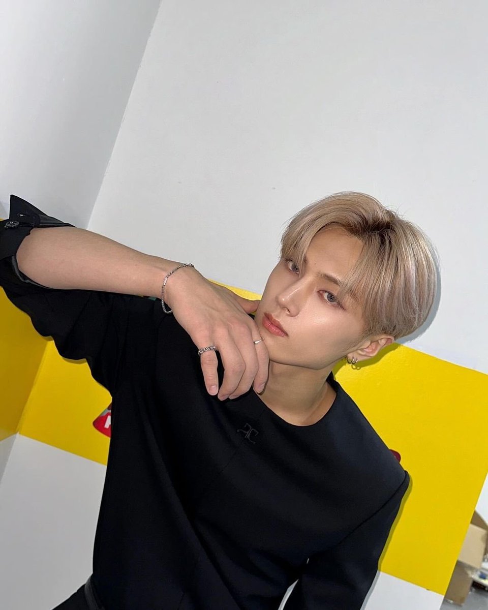 jongsegong's tweet photo. guess who take the pictures? https://t.co/mZvf7SbTTO