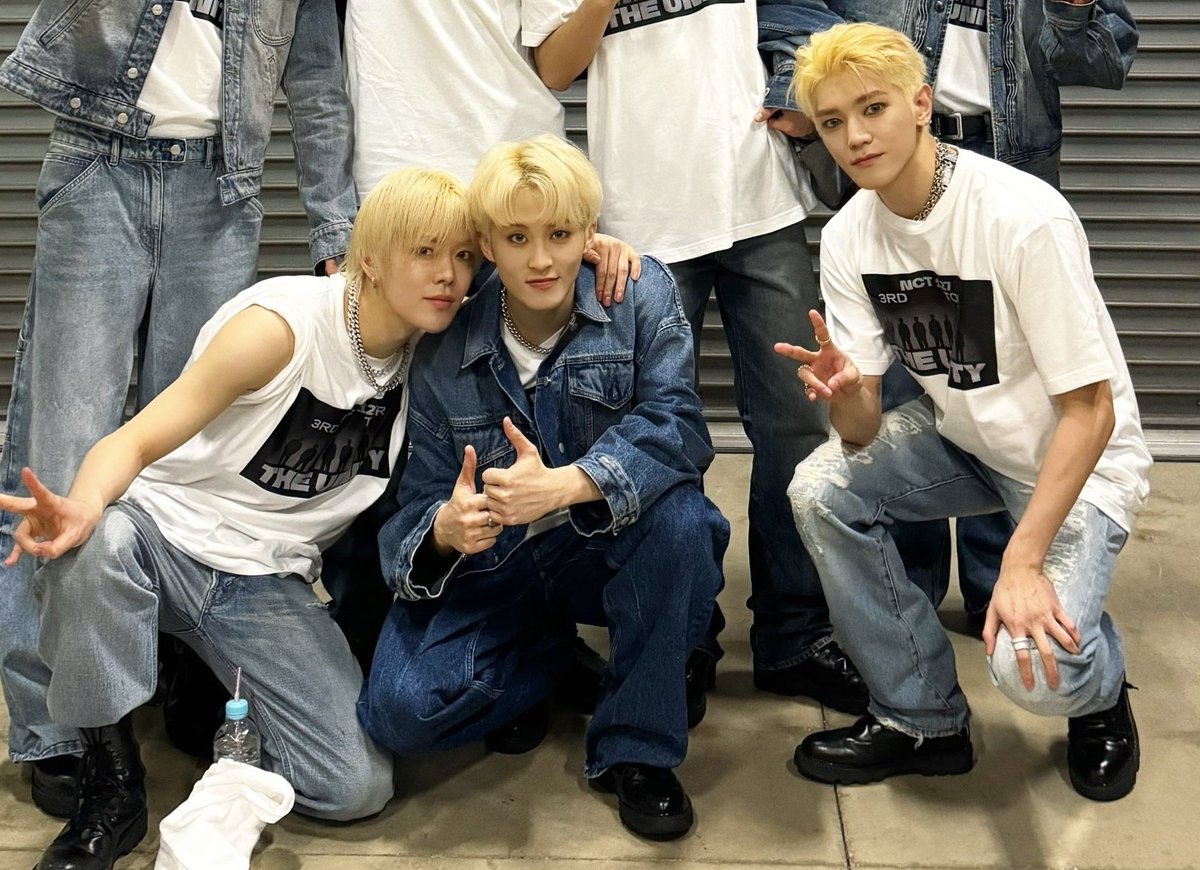 yutartist's tweet photo. o trio das loiras https://t.co/prpExGKZzp