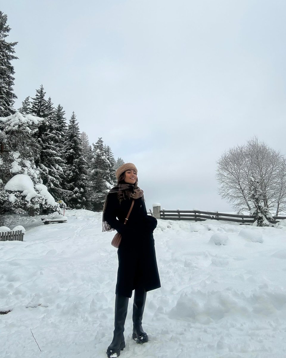 Jheslyphis's tweet photo. Wisdom comes with winters https://t.co/JBFxIaqdDs