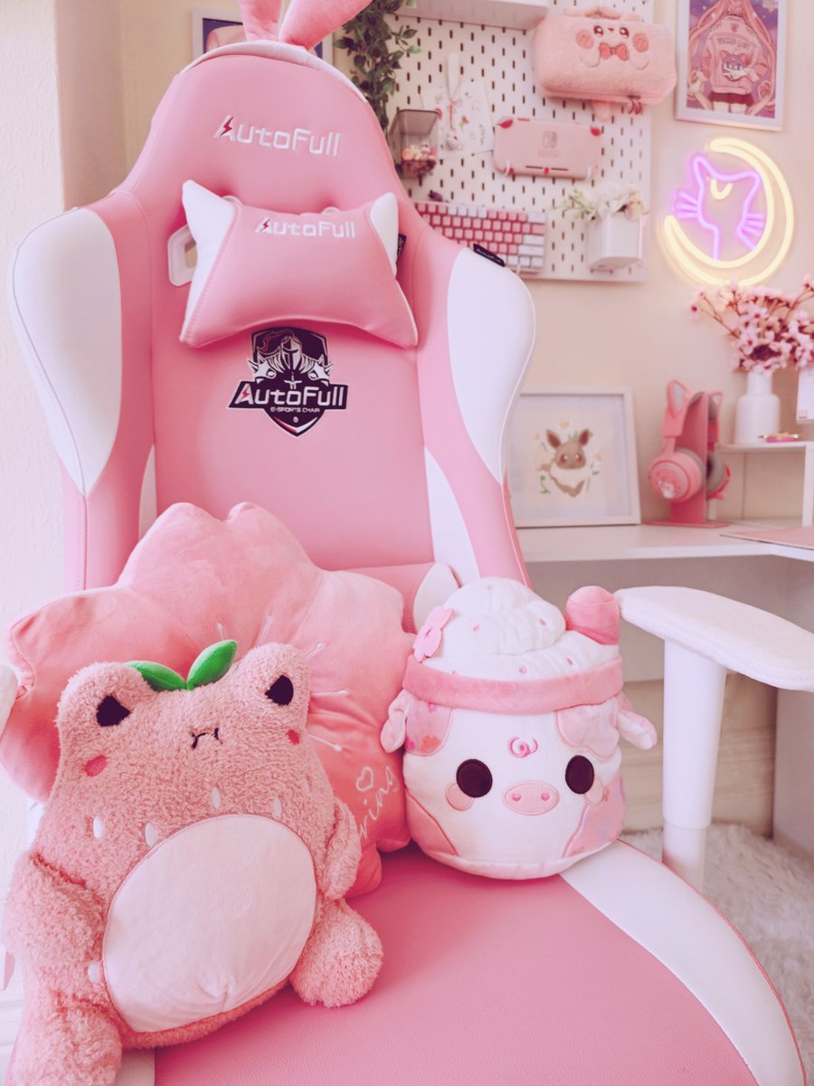 Wanted to share these 2 cuties which I got for Xmas🥺 They fit so well with my chair🩷🌸

#GamingCommunity #GamingGoddess #gamergirl #gamingchair #plushie #plush #kawaii #sakura #AutoFull