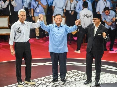 most1058's tweet photo. Debat ketiga Pilpres 2024 mengangkat tema Pertahanan, Keamanan, Hubungan internasional, dan Geopolitik.
Total keseluruhan durasi debat 150 menit, termasuk iklan. Durasi khusus debat yaitu 120 menit yang terbagi dalam enam segmen.
#MostUpdate1058
#MostElectionUpdate1058 https://t.co/v05TANkBBt