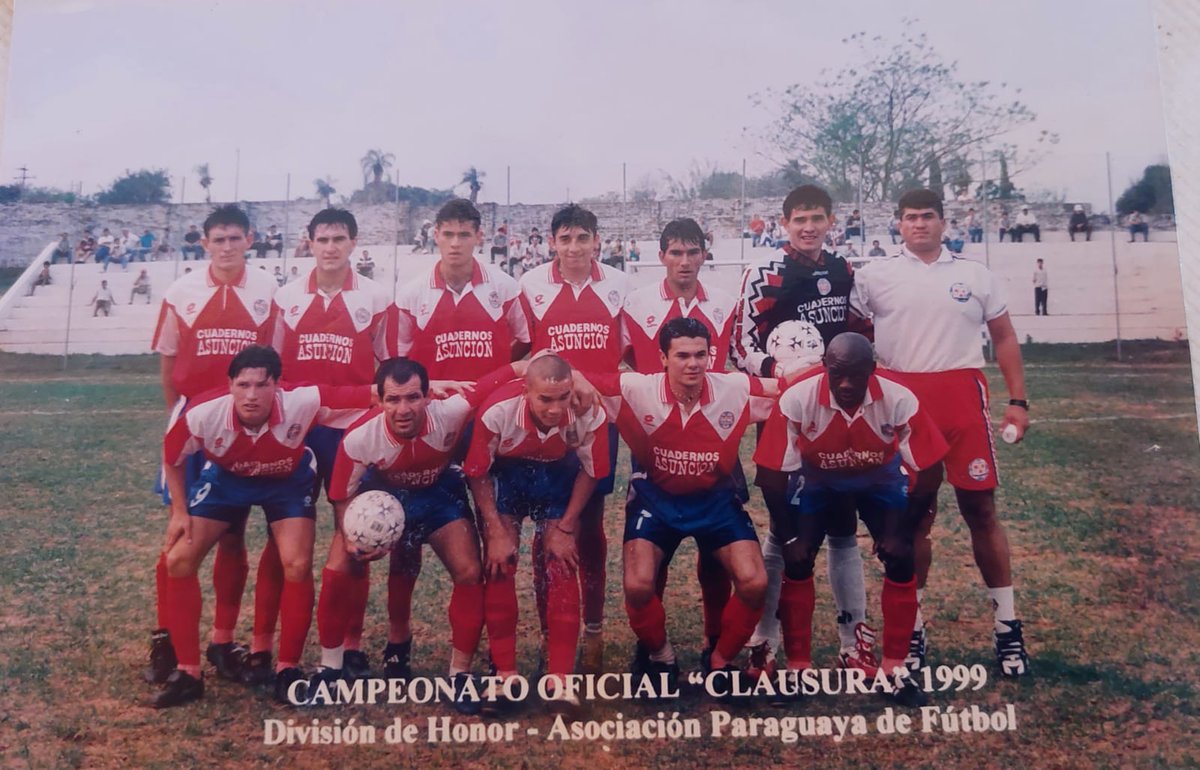 Hoy está de Aniversario el Club Atlético Colegiales. El Club en donde pasé buenos momentos.

Feliz Aniversario !!