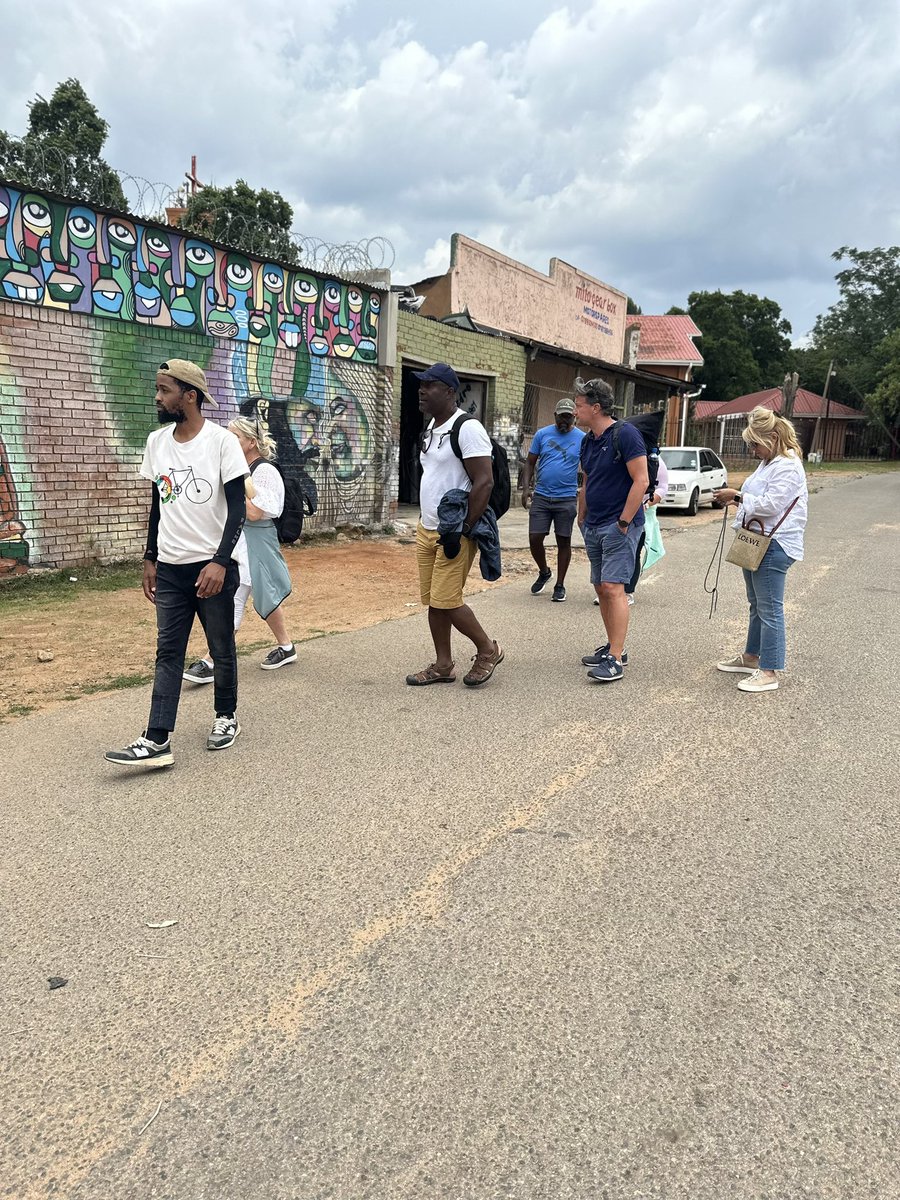 Mpumi_Mtintso's tweet photo. January coming along well with Soweto tours via @book_ibhoni walking &amp; bicycle tours 👌🏿

#VisitSowetoWithBOOKIBHONI 🇿🇦 https://t.co/JmAQZouP9F