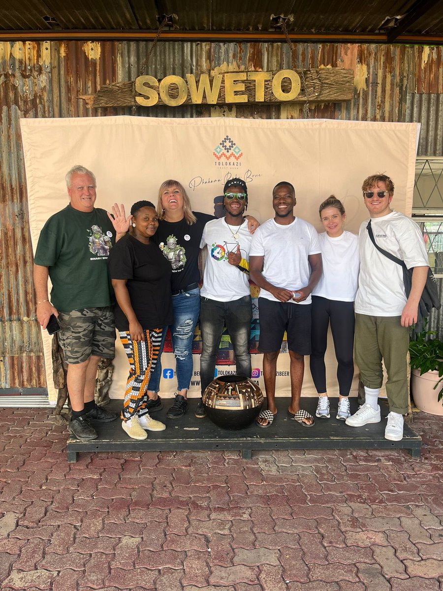 Mpumi_Mtintso's tweet photo. January coming along well with Soweto tours via @book_ibhoni walking &amp; bicycle tours 👌🏿

#VisitSowetoWithBOOKIBHONI 🇿🇦 https://t.co/JmAQZouP9F