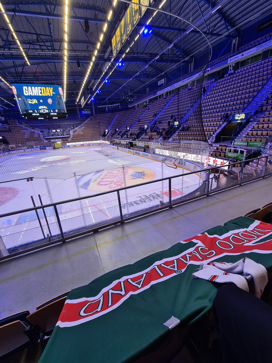 Underläge 2-1 efter två perioder i Jönnet. Spelmässig MoDo-dominans, hopp finnes inför tredje!
