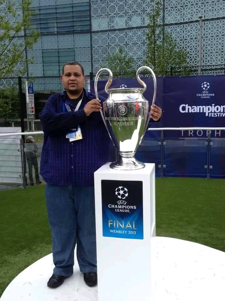atafmohamed3's tweet photo. توفي الصحفي الرياضي، محمد الخاتم، ناشر ومؤسس صحيفة (سوكر) المختصة في الرياضة العالمية. يُعد الراحل من أميز الصحفيين الرياضيين المختصين بالرياضة العالمية في السودان.. ونجح في اجراء حوارت مع أميز نجوم كرة القدم.. تغمده الله بواسع رحمته
#السودان #sudan https://t.co/N53FiJtwKZ