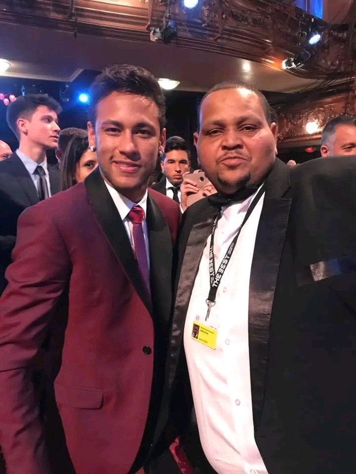atafmohamed3's tweet photo. توفي الصحفي الرياضي، محمد الخاتم، ناشر ومؤسس صحيفة (سوكر) المختصة في الرياضة العالمية. يُعد الراحل من أميز الصحفيين الرياضيين المختصين بالرياضة العالمية في السودان.. ونجح في اجراء حوارت مع أميز نجوم كرة القدم.. تغمده الله بواسع رحمته
#السودان #sudan https://t.co/N53FiJtwKZ